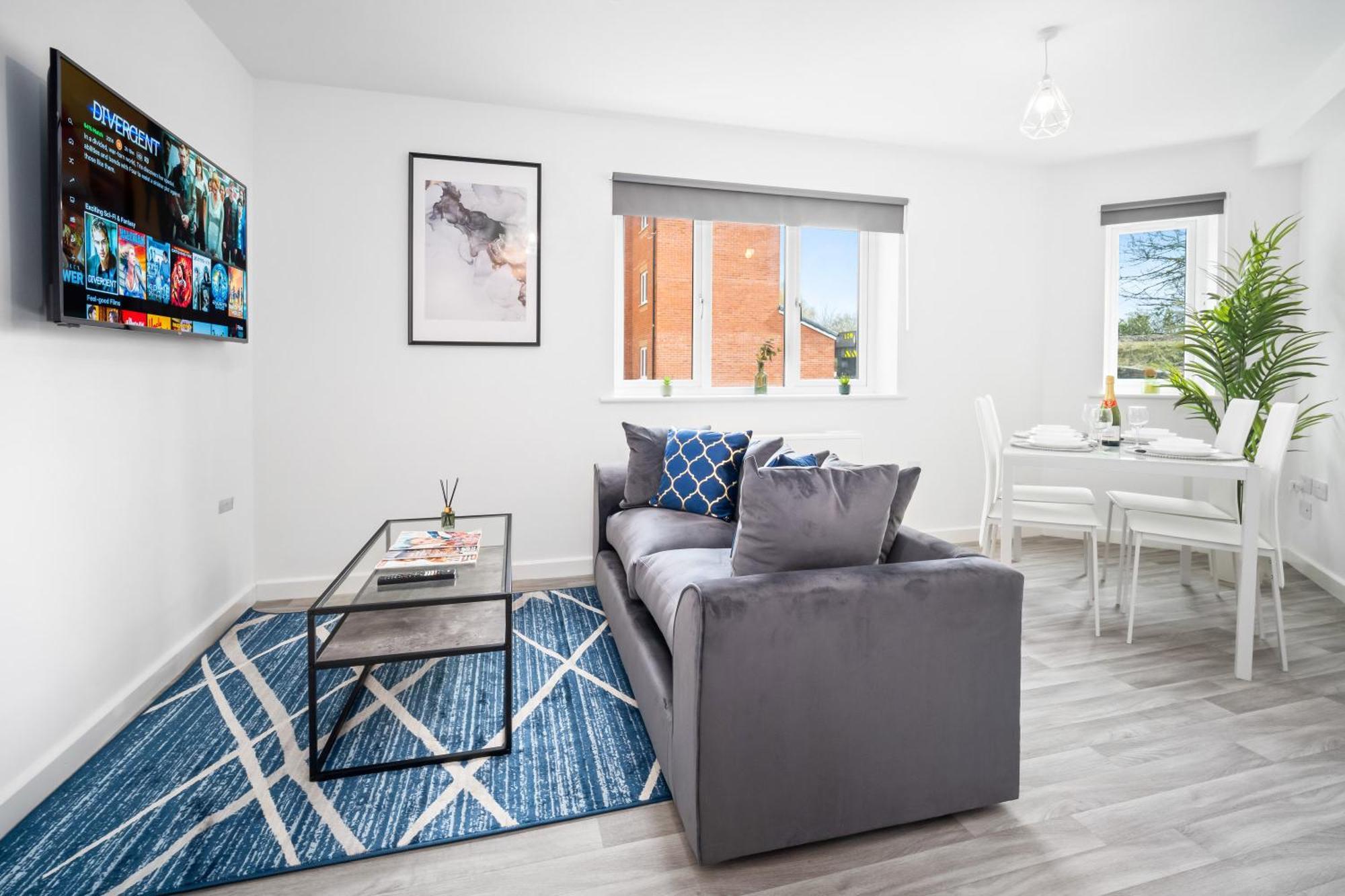 Apartment 2 Bedroom Deluxe - Off-street Parking - Wifi - Netflix - Rated - 49c *